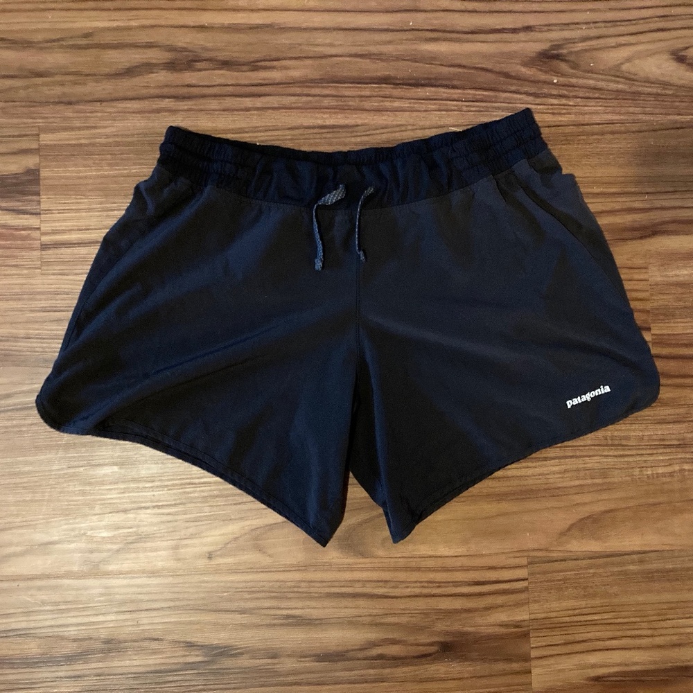 Patagonia Nine Trails Shorts 5" - Womens Large
